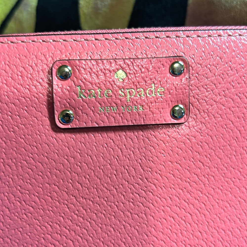 NWT Kate Spade Coral Wallet - Picture 3 of 10